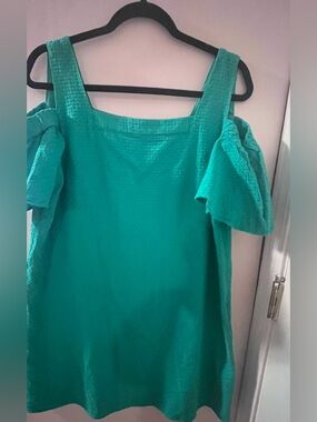 J Crew Dress

• bridesmaid 
• formal
• cold shoulder